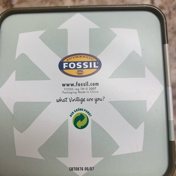 Fossil vintage metal storage watch boxes - Picture 10 of 16